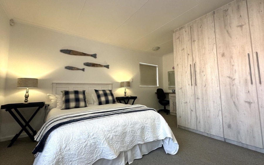 5 Bedroom Property for Sale in Fraaiuitsig Western Cape
